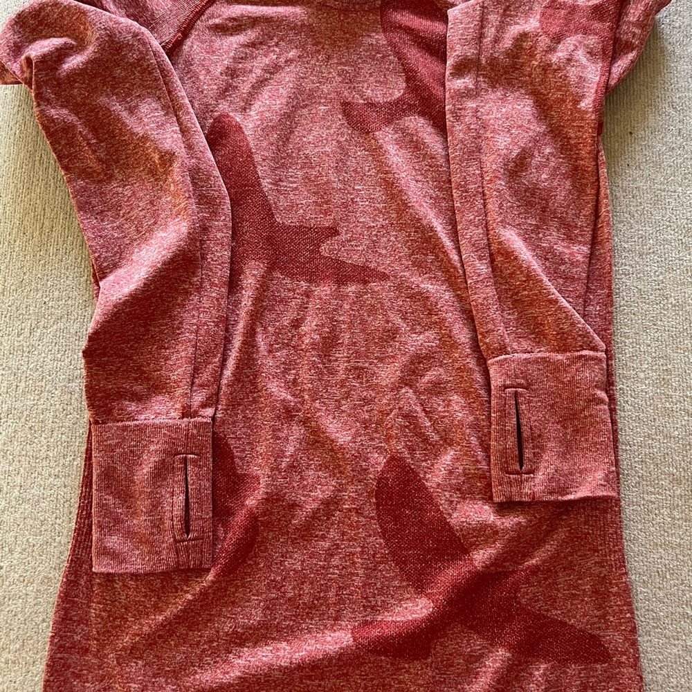 Oiselle Maroon Heathered Crew Neck Top, Brick 🧱 color, women sporty top. - Picture 9 of 10